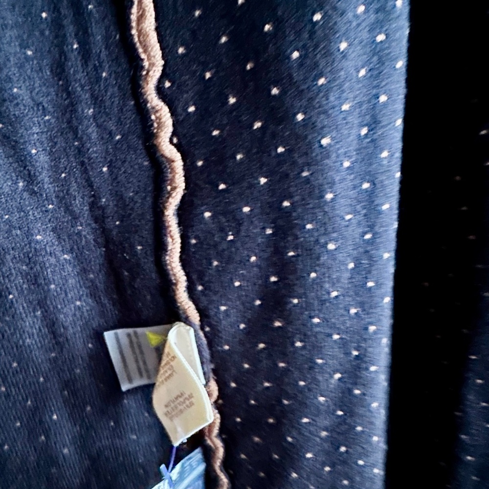 NWT Hem & Thread Poncho - Picture 4 of 7